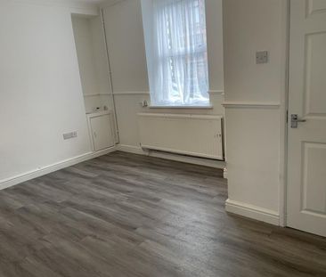 3 bedroom House To Let - Photo 5