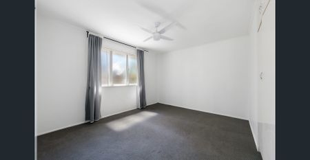 Quiet Duplex Flat- Fenced Courtyard - Photo 4