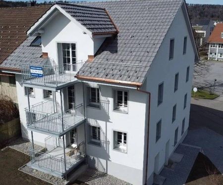 Kernsanierte, sonnige 3.5-Zimmer-Wohnung in Weisslingen, nahe Zürich/ Winterthur - Photo 2