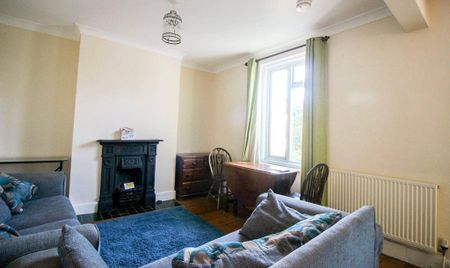 4 bedroom detached house to rent - Photo 2