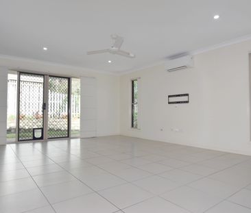 :: TWO STOREY TOWNHOUSE - EXCELLENT LOCATION - Photo 6