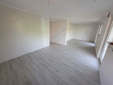 Moderne Neubau-Wohnung mit Garten wartet auf Sie! - Photo 2