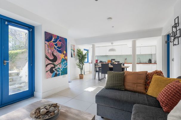 2 Bed Flat, Oakley Square, NW1 - Photo 1