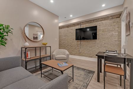 For Lease - 216 Seaton Street Unit# Primary Bedroom, Toronto, Ontario - Photo 3
