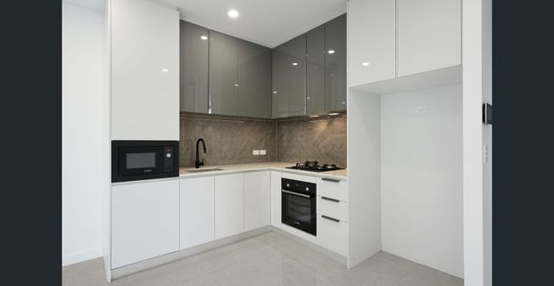 Eastgardens - Luxury New Complex - Photo 1