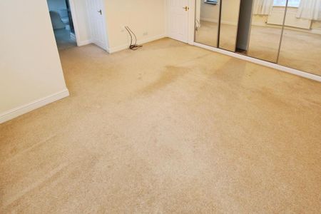 4 bedroom detached house to rent - Photo 3