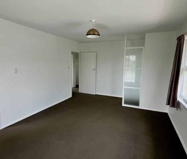 Comfortable 3-Bedroom Home – Lawns Included! Halswell - Photo 5