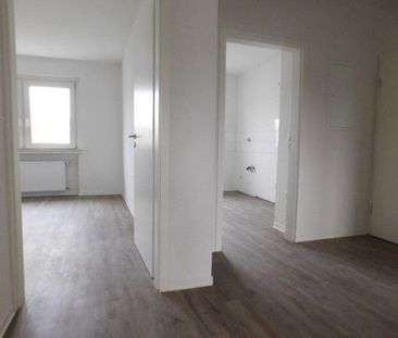 Top renoviert und bezugsfertig... 3-Raum-Wohnung mit Balkon sucht n... - Foto 4