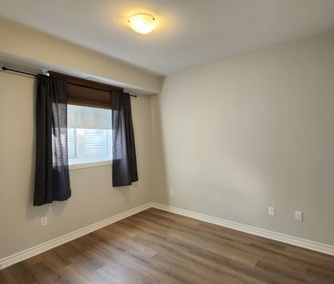 For Lease - 293 Everest Private Unit# A, Elmvale Acres and Area, On... - Photo 1