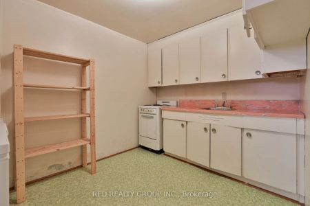 261 Epsom Downs Drive #Lower - Photo 4