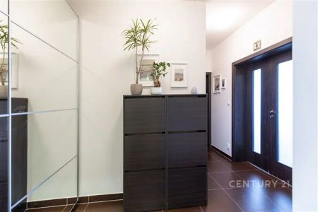 Pronájem útulného bytu 2kk s prostorným balkónem 64 m - Photo 3