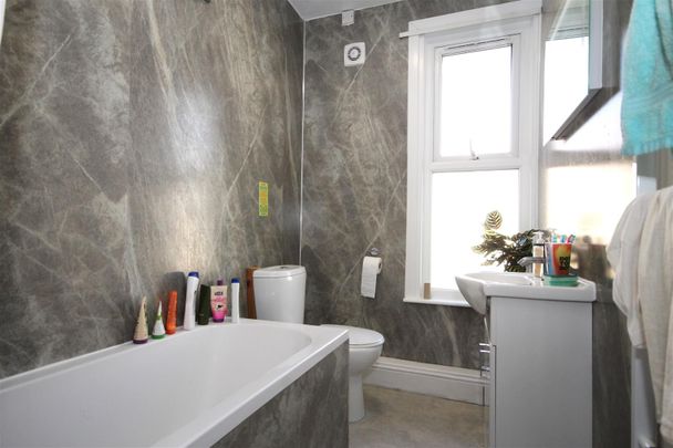 4 bed terraced house to rent in Doone Road, Bristol, BS7 - Photo 1