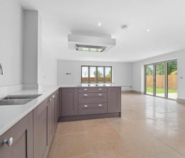 3 bedroom semi-detached house to rent - Photo 6