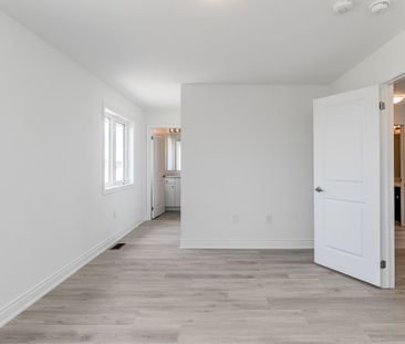 For Lease - 57 Union Boulevard, Wasaga Beach, Ontario - Photo 5