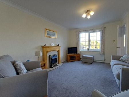 4 bedroom detached house to rent - Photo 3