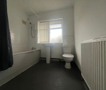 2 bedroom semi-detached house to rent - Photo 6