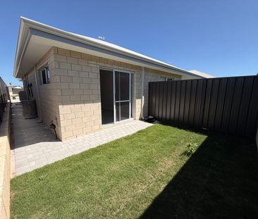 8a Lighthouse Grove, Madora Bay, WA 6210 - Photo 3