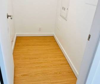 Modern 1 Bedroom with Den in Vancouver Center - Photo 1