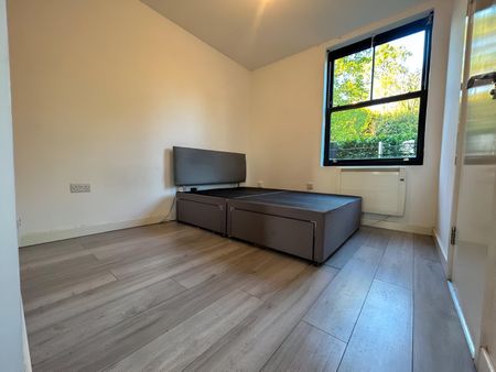 1 Bedroom Flat To Let - HP13 - Photo 4