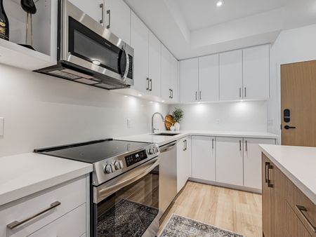 For Lease - 333 Sunseeker Avenue Unit# 134, Innisfil, Ontario - Photo 5