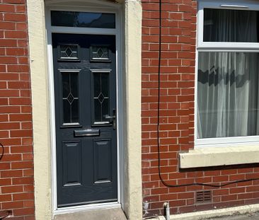 Lovely & Modern Two Bedroom Family Home for Rent in Blackburn - Photo 1