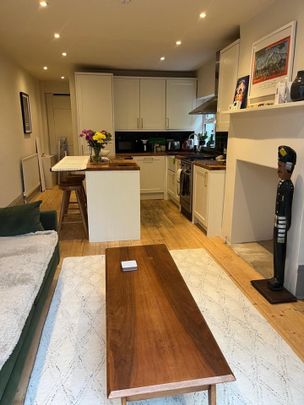 Room in a Shared Flat, Burrows Road, NW10 - Photo 1