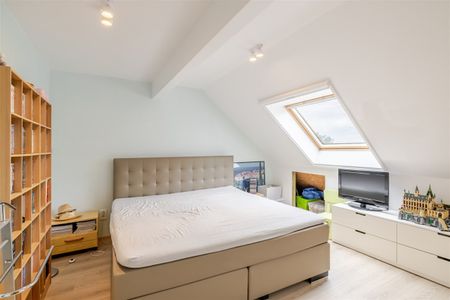 Bemeubelde ruime energiezuinige woning met grote tuin. - Photo 4