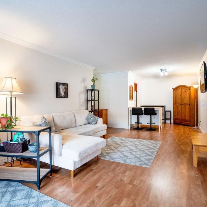 BEAU CONDO 4 1/2 CHAUFFAGE & EAU CHAUDE INCLUS| À 1 050 $ - Photo 1