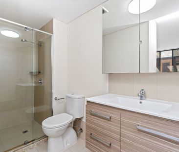 Executive City Living! - Photo 5