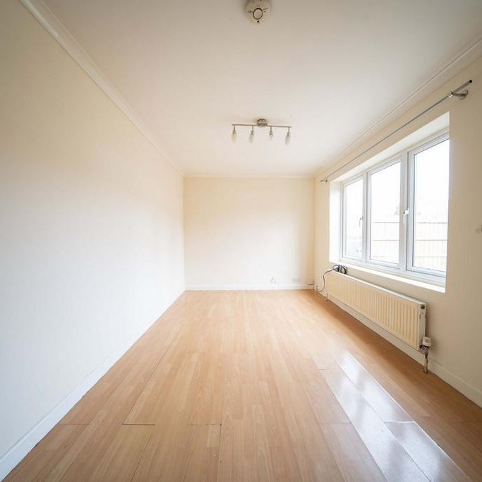 1 bedroom barn conversion to rent - Photo 1