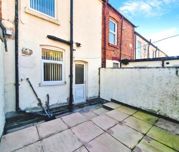2 bedroom terraced house to rent - Photo 2