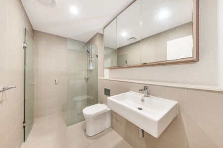 Oversized Three Bedroom Apartment with North Facing Balcony - Photo 5