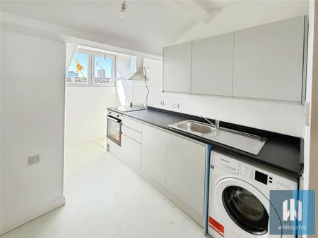 2 bedroom penthouse to rent - Photo 2