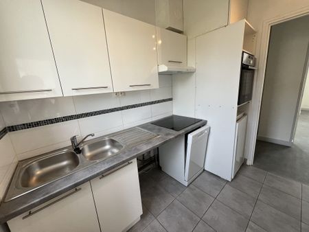 Location Appartement 3 pièces 68m² ST LO 50000 - Photo 3