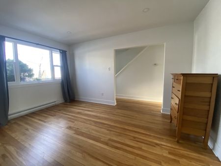 9B Heather St, Halifax | Beautifully Renovated 3 Bedroom Upper 2 Level Unit in Triplex! AVAILABLE JULY 1ST - Photo 2