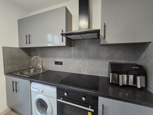 5 Benhill Road, Sutton SM1, London - Photo 1