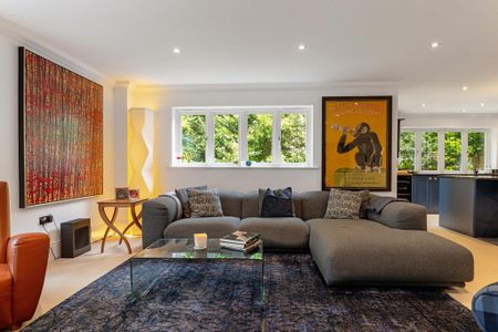 6 bedroom detached house to rent - Photo 2