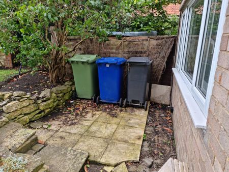 3 bedroom semi-detached house to rent - Photo 4