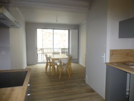 Location Appartement 4 pièces 91m² LE PUY EN VELAY 43000 - Photo 2