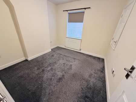 2 bedroom semi-detached house to rent - Photo 3