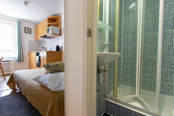 Studio to rent - Photo 1