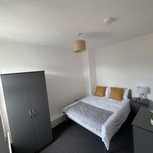 1 bedroom in a house share to rent - Photo 2