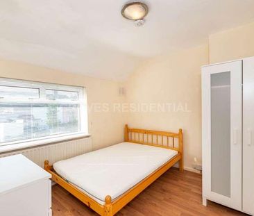 Fleetwood Road, Kingston Upon Thames, KT1 - Photo 1