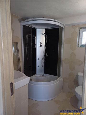 Casa si pentru cazare muncitori in zona parcului industrial - Fotografie 4