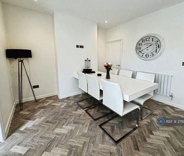 2 bedroom semi-detached house to rent - Photo 3