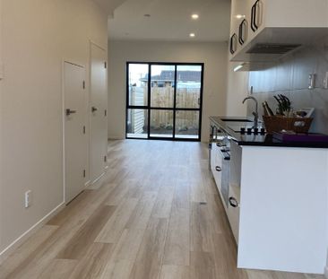 Modern Living - Photo 3