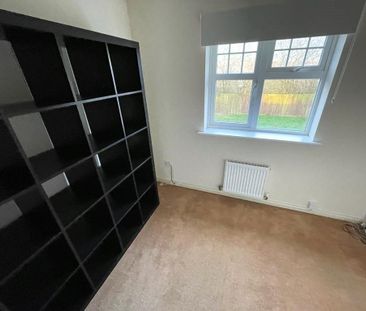 4 bedroom detached house to rent - Photo 2