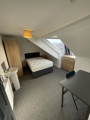 10 bedroom house share to rent - Photo 1