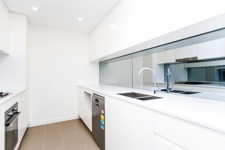 Modern Apartment with Stunning Views in the Heart of Hurstville - Photo 2