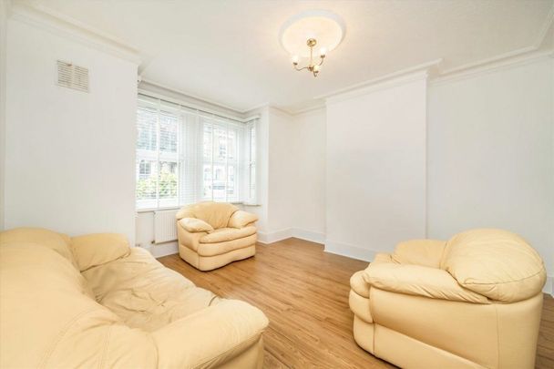 Brenthouse Road, London Fields, E9 - Photo 1